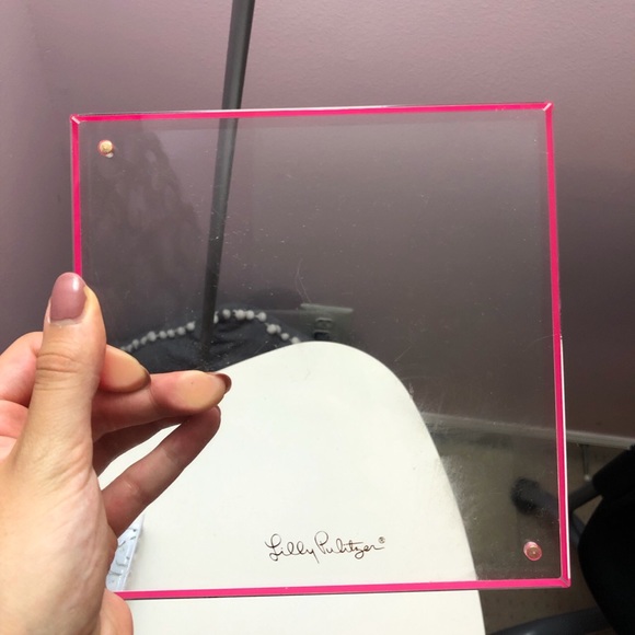 Lilly Pulitzer Floating Frame - Picture 3 of 4